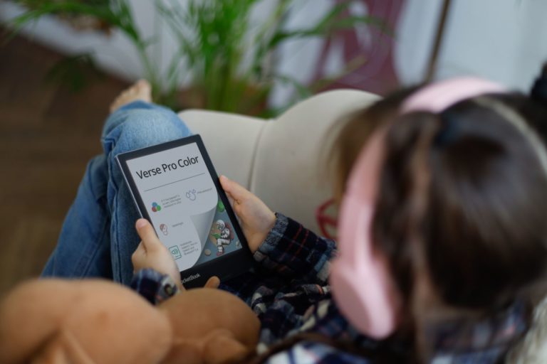 PocketBook Verse Pro Color: kompaktní čtečka e-knih s barevným displejem E Ink Kaleido 3